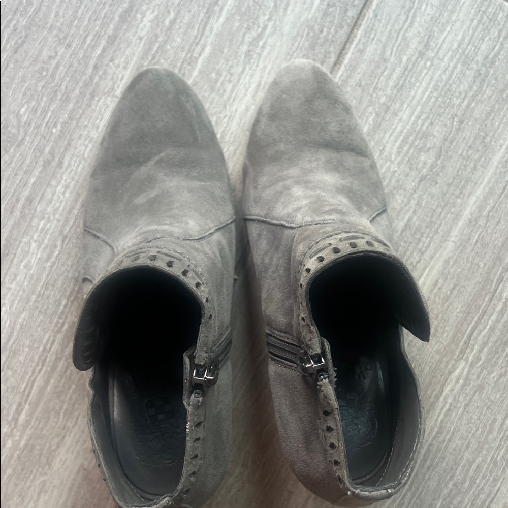 women’s Vince Camuto Gray Suede Ankle Boots